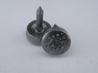 Металлическая набойка  012