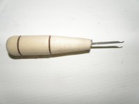 Крючок с ручкой